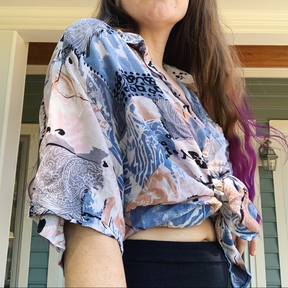 Vintage Abstract/Hawaiian Print Button Up - Picture 3 of 5